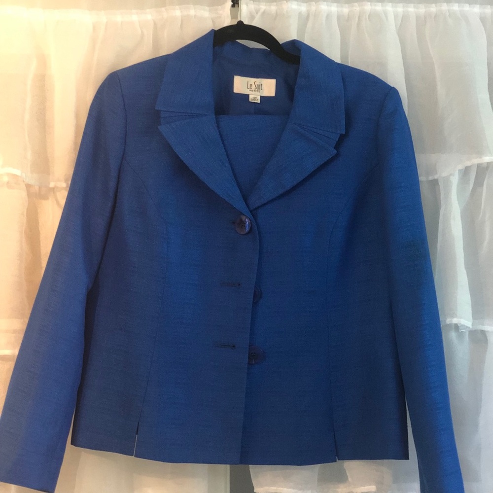 Women’s suit